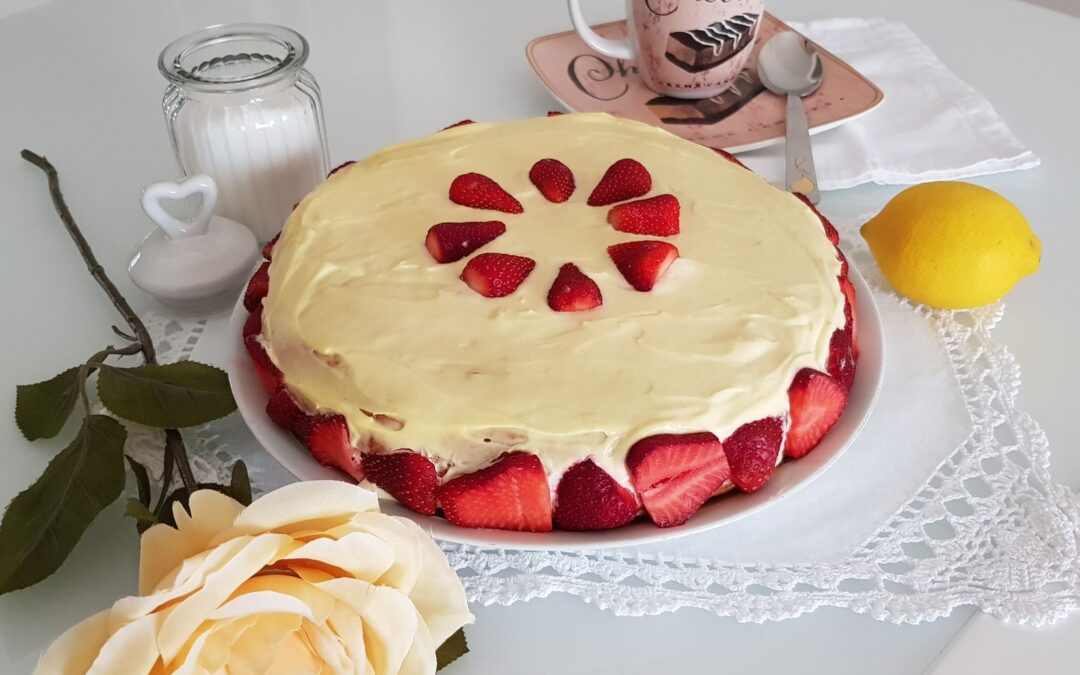 TORTA MARGHERITA ALLE FRAGOLE