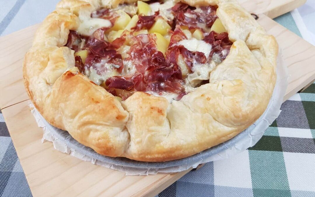 TORTA SALATA CON PATATE GORGONZOLA E CRUDO