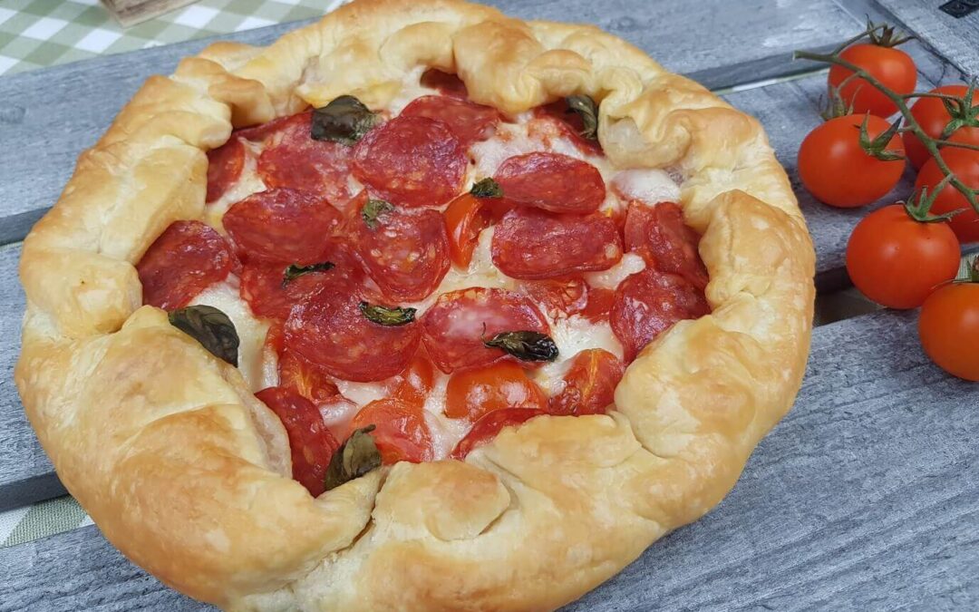 TORTA SALATA CON POMODIRINI E BASILICO