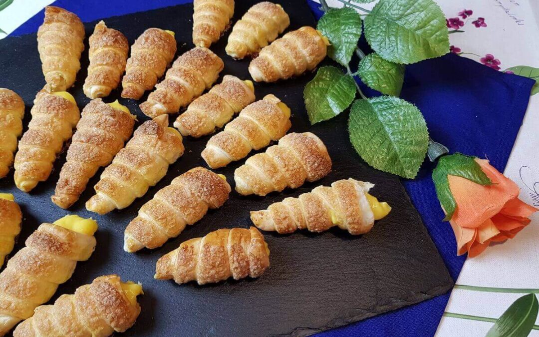 CANNOLI ALLA CREMA PASTICCERA