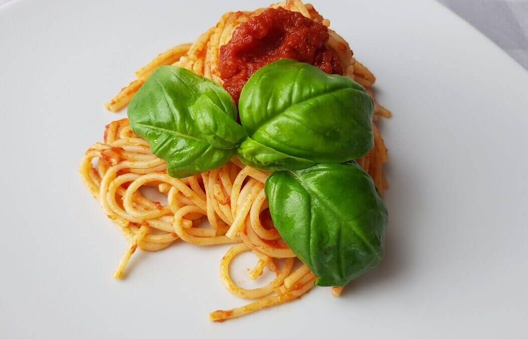 SPAGHETTI AL POMODORO FRESCO