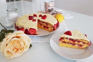Torta Margherita alle Fragole con Crema Pasticcera
